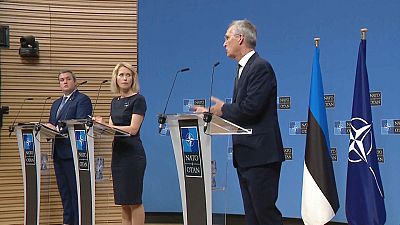 Кайя Каллас и Йенс Столтенберг выступают на пресс-конференции НАТО в Брюсселе.