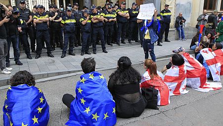 EU-párti grúz tüntetők Tbilisziben