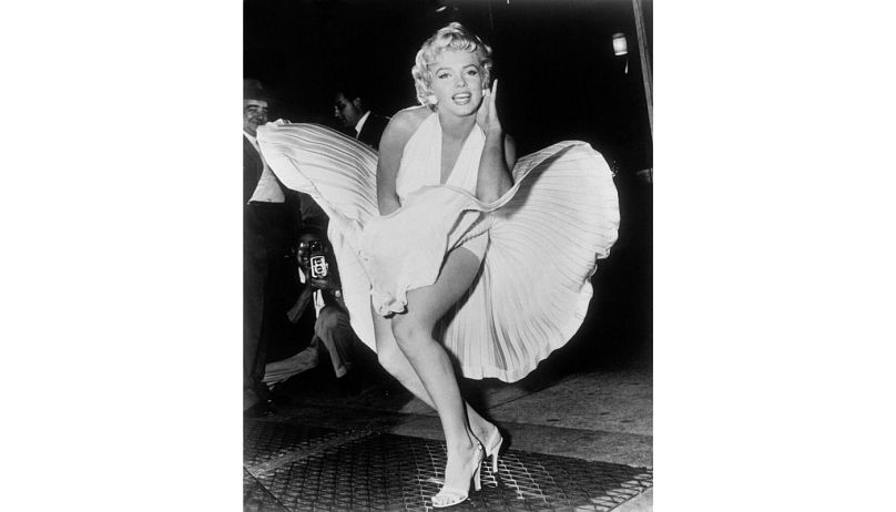 Marilyn Monroe poses