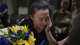 Mujer ucraniana llorando. 