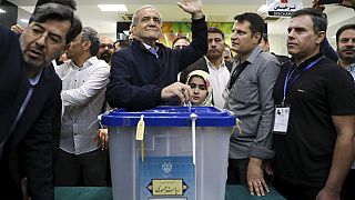 Présidentielle en Iran : 60% d'abstention, Pezeskhian-Jalili au 2e tour