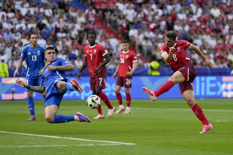 El primer gol de Suiza contra Italia, de Remo Freuler