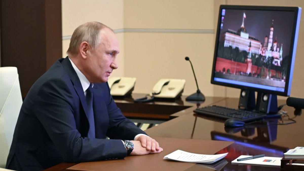 Rusya Devlet Başkanı Vladimir Putin Güvenlik Konseyi'nin daimi üyeleriyle toplantıda, 4 Mart 2022