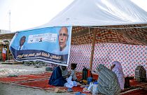 خيمة رفع عليها يافظة تحمل صور المرشحين للانتخابات الرئاسية في موريتانيا الغزواني وعبيد 