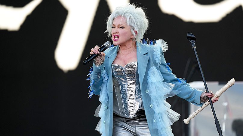 Cyndi Lauper actúa durante el Festival de Glastonbury en Worthy Farm, Somerset, Inglaterra, el sábado 29 de junio de 2024.