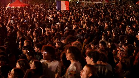 Протестующие собрались после оглашения результатов первого тура выборов в законодательные органы власти Франции.