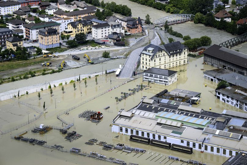 Vue du Rhône, après les tempêtes qui ont provoqué d'importantes inondations, à Chippis, en Suisse,