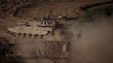 دبابة إسرائيلية في قطاع غزة 