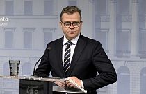 Der finnische Ministerpräsident Petteri Orpo hat das Parlament aufgefordert, das umstrittene Abschiebegesetz nicht abzuschwächen.