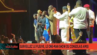 Herman Amisi fait rire la diaspora congolaise avec "Surveillez le fleuve"