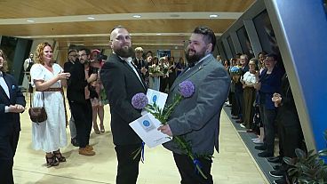 In Lettland hat sich das erste gleichgeschlechtliche Paar das Ja-Wort gegeben. 