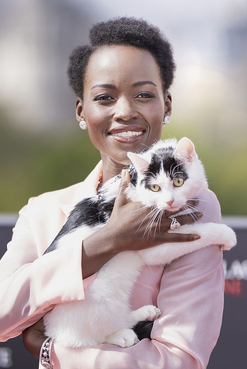 Lupita Nyong'o tuvo que someterse a una forma de terapia con gatos antes de rodar 'Un lugar tranquilo: Día uno'. 