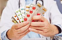 Antibiyotik vergisi ilaç direnci tehdidiyle mücadeleye yardımcı olabilir