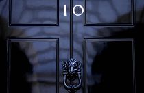 İngiltere'de halk 4 Temmuz'da genel seçimler için sandık başına gidiyor. (AP Photo)