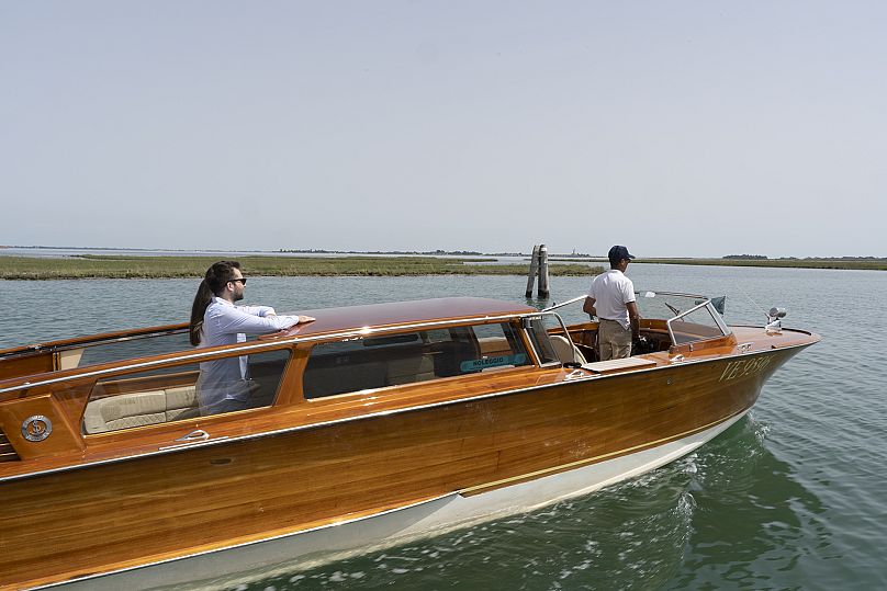 Los turistas podrán explorar los icónicos canales de Venecia en un barco Uber