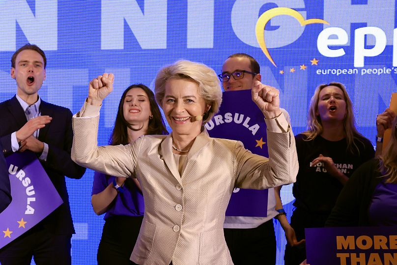 Ursula von der Leyen, présidente de la Commission européenne, pose lors d'un événement au siège du Parti populaire européen à Bruxelles, le 9 juin 2024.