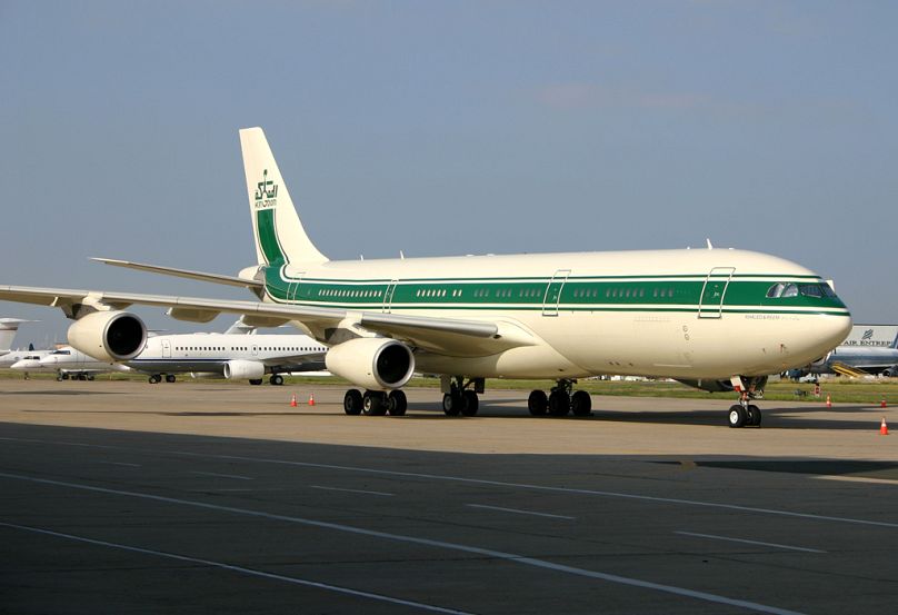 A szaúdi koronaherceg már ilyen külső festéssel sózta Kadhafi nyakába az Airbust, de a belső tér megmaradt szürkének