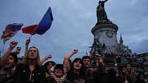 Tausende haben sich in Paris versammelt, um gegen die Ergebnisse der ersten Runde der Französischen Parlamentswahlen zu protestieren. 