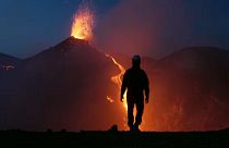 Vulkan Ätna auf Sizilien in Italien schickt Lavaströme gen Tal
