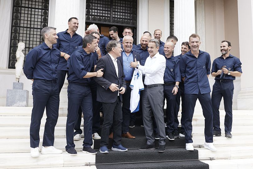 Συνάντηση του Έλληνα πρωθυπουργού με μέλη της Εθνικής Ομάδας Ποδοσφαίρου του 2004