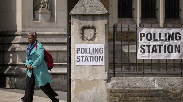 Des millions d'Anglais se rendent jeudi 4 juillet dans les bureaux de vote pour élire leurs 650 représentants à la Chambre des communes.