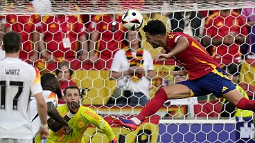 L'Espagnol Mikel Merino marque le deuxième but de son équipe lors du quart de finale contre l'Allemagne