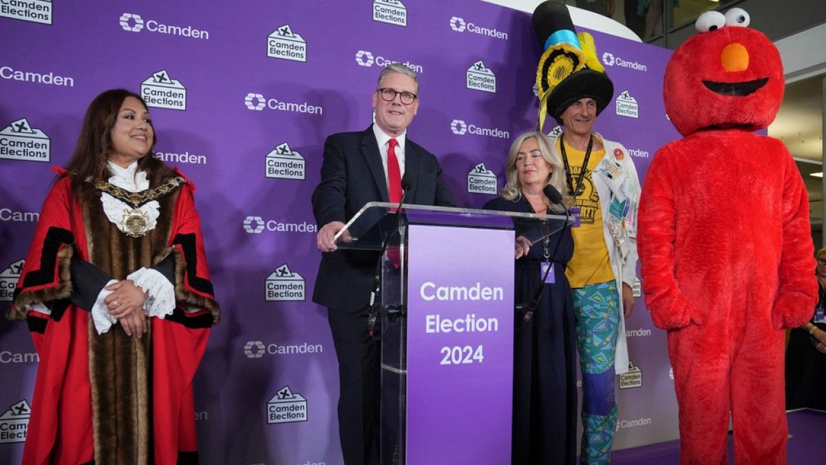 Лидер Лейбористской партии Кир Стармер выступает в избирательном округе Холборн и Сент-Панкрас в Лондоне, 5 июля 2024 года. 