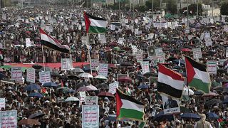 Thousands of Yemenis continue weekly protest in solidarity with Palestinians