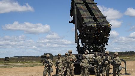 Le système de missile sol-air de longue portée Patriot arrive en Lituanie.