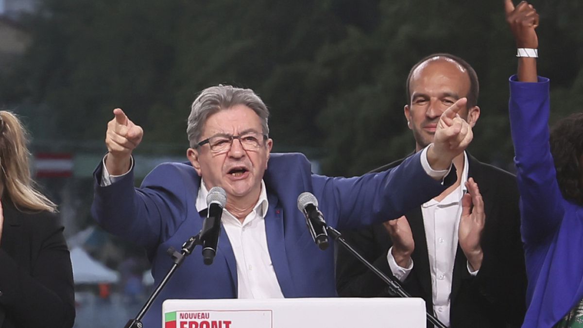 Jean-Luc Mélenchon and other politicians from the LFI party have signed an open letter threatening to start impeachment proceedings against French President Macron