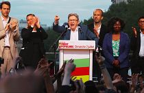 ژان لوک ملانشون، رهبر حزب چپ رادیکال فرانسه در جمع هواداران پس از پیروزی در دور دوم انتخابات پارلمانی
