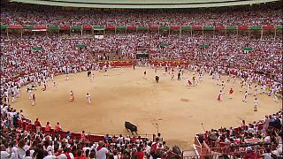 In Madrid ist ein Stierrennen veranstaltet worden. 