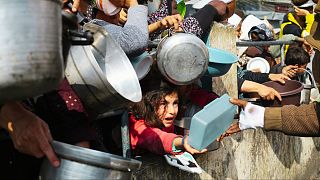 هجوم آوارگان فلسطینی در رفح برای دریافت غذا