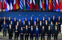 Лидеры стран НАТО позируют для семейного фото в зале Andrew W. Mellon Auditorium, вторник, 9 июля 2024 года, в Вашингтоне. 