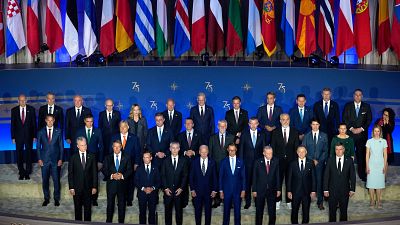 Les dirigeants de l'OTAN posent pour une photo de famille à l'auditorium Andrew W. Mellon, le mardi 9 juillet 2024, à Washington. 