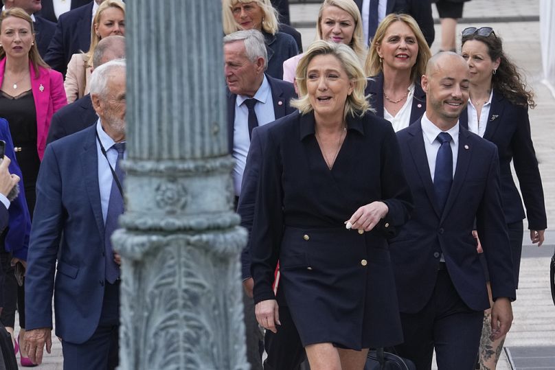 La líder ultraderechista francesa Marine Le Pen llega a la Asamblea Nacional el miércoles 10 de julio de 2024 en París.