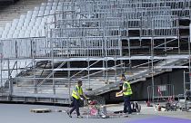 Imagen de las obras cerca de la línea de meta, en el marco de los preparativos en el Estadio de Francia, en París, de cara a los Juegos Olímpicos 2024.