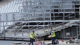 Imagen de las obras cerca de la línea de meta, en el marco de los preparativos en el Estadio de Francia, en París, de cara a los Juegos Olímpicos 2024.