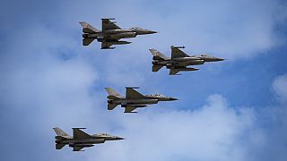 A román légierő F-16-osai gyakorlat közben