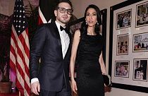 Alex Soros és Huma Abedin közösen érkezik egy Biden házaspár által adott vacsorára a Fehér Házba 2024. május 23-án