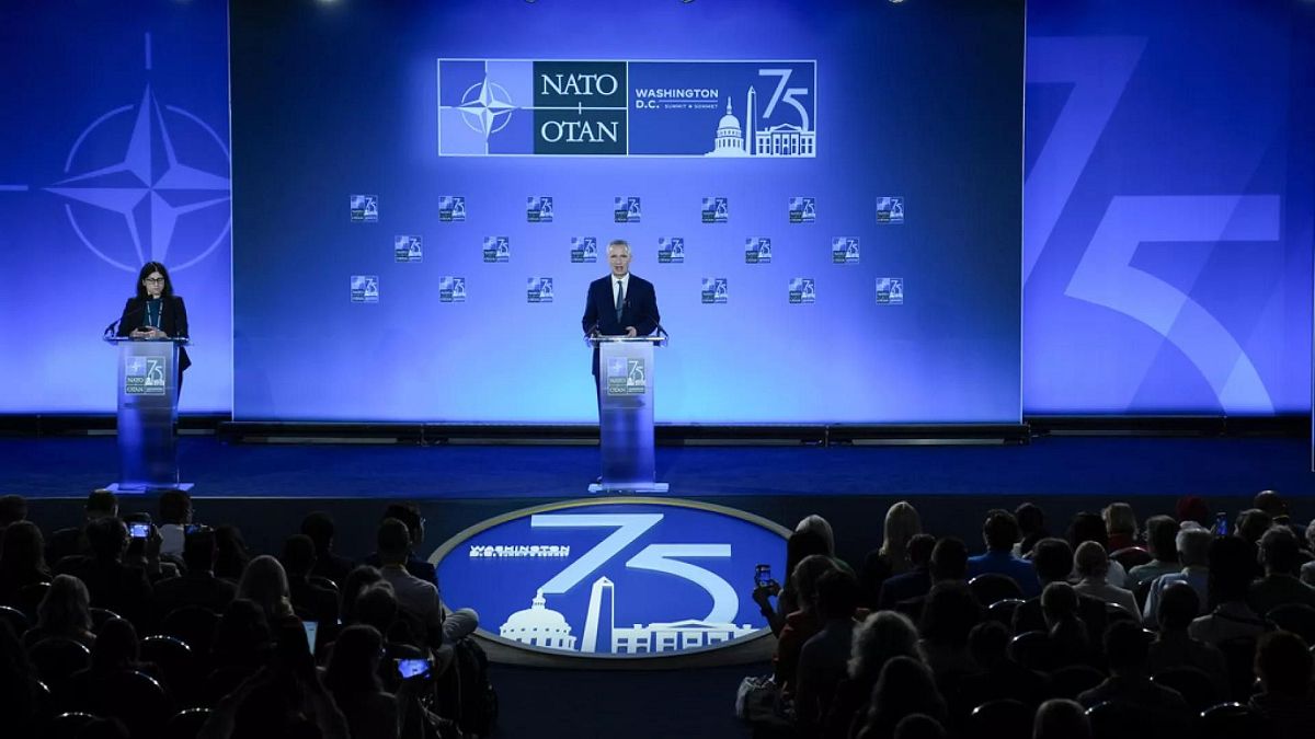 NATO Genel Sekreteri Jens Stoltenberg.