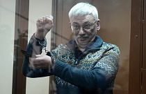 Il dissidente russo Oleg Orlov in tribunale 