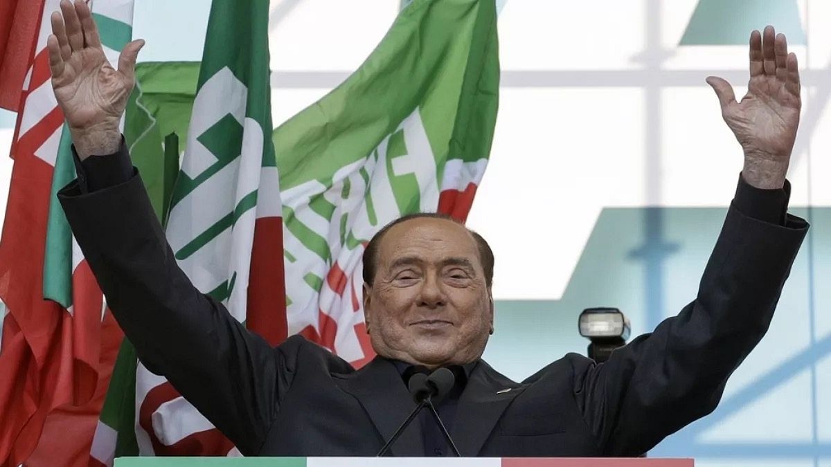 Aeroporto de Milão passa a ter o nome do antigo primeiro-ministro italiano Silvio Berlusconi