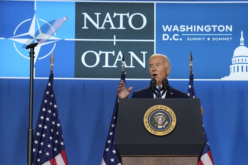 O Presidente Joe Biden fala durante uma conferência de imprensa no último dia da cimeira da NATO em Washington, 11 de julho de 2024