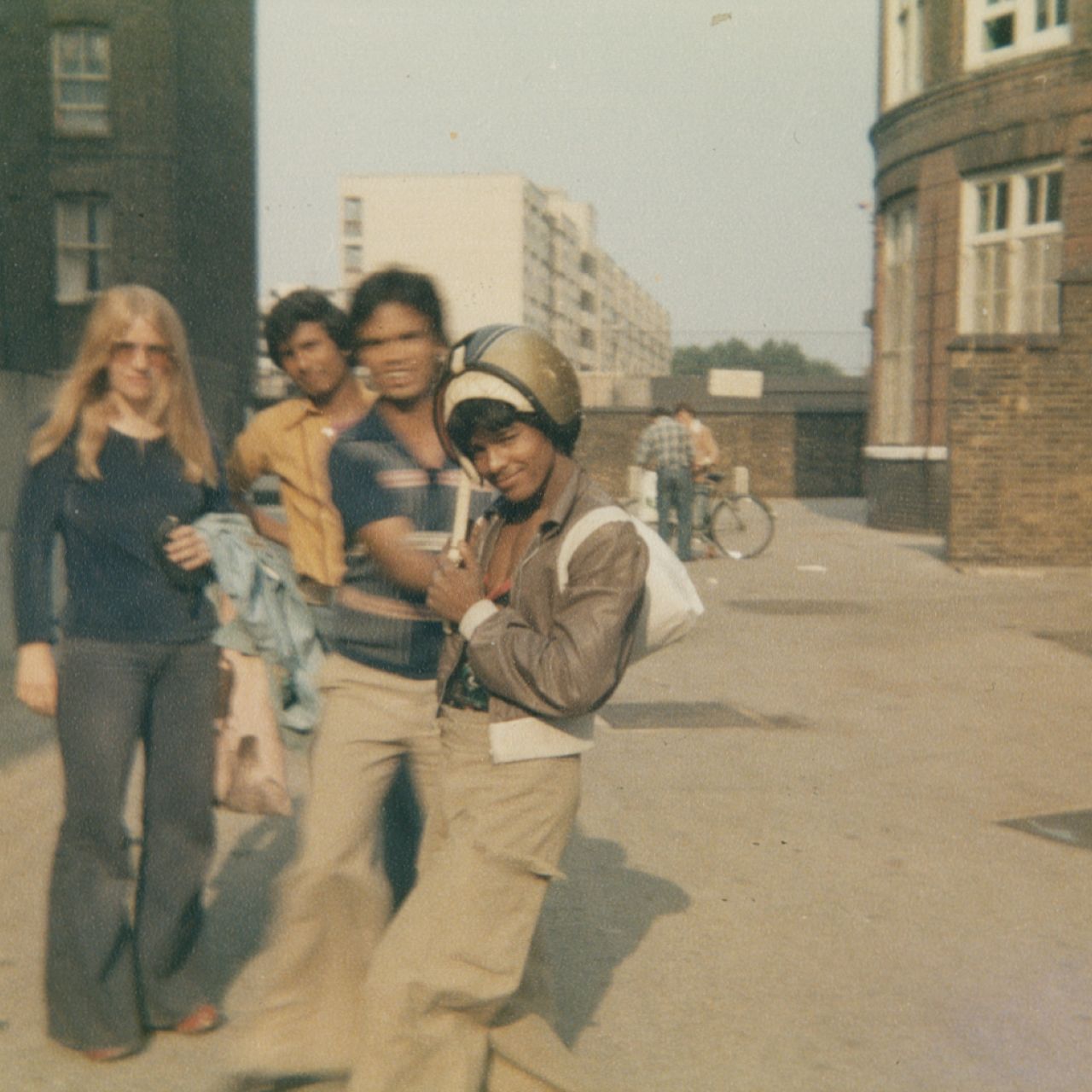 Bev Zalcock, Adult learners in Whitechapel, 1975 
