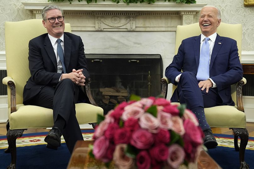 Le président américain Joe Biden rencontre le Premier ministre britannique Keir Starmer dans le bureau ovale de la Maison Blanche, le mercredi 10 juillet 2024, à Washington.
