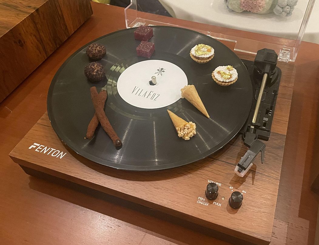 Bringing the turntable to the dining table. 