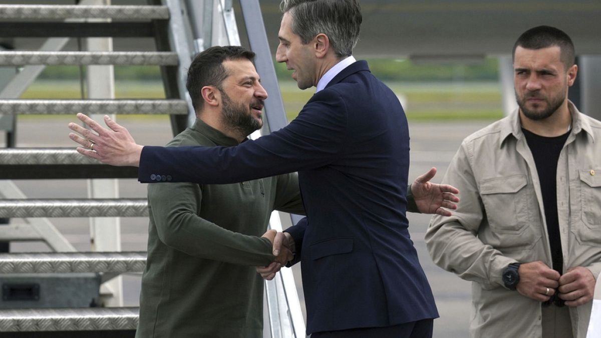 Zelenskyy stops in Ireland on way back from NATO summit