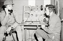 عکس تزئیتی و آرشیوی از ارتباطات رادیویی در جنگ دوم جهانی