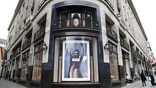 Londra'daki Regents Caddesi'nde bulunan Burberry mağazasından bir görünüm, 16 Temmuz 2020, Perşembe.